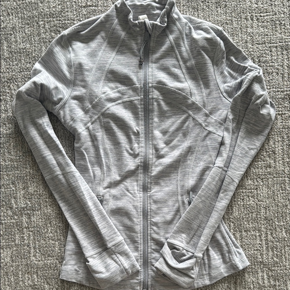 Lulu Lemon size 6 define jacket grey-white stripe